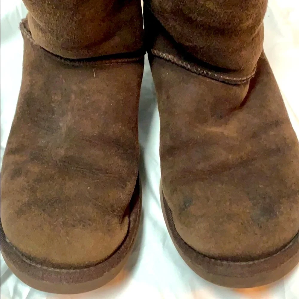Ugg Classic Brown Suede Leather Boots - size 9 - Picture 5 of 8